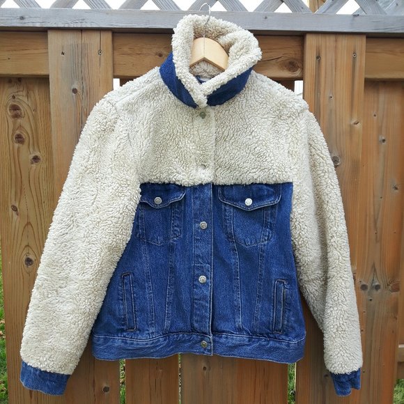 Topshop Jackets & Blazers - Topshop lined Sherpa Jean jacket Size 8